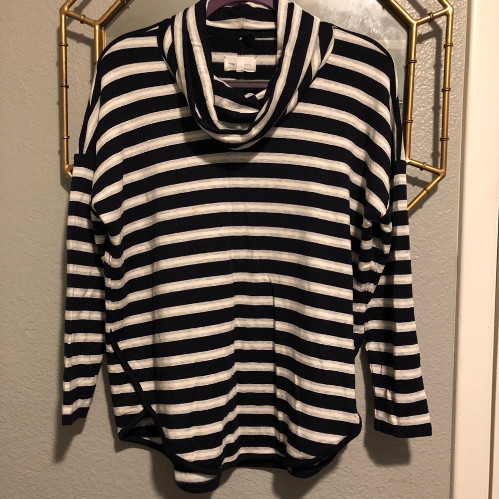 Lou &Grey Striped Signaturesoft Cowl Shirttail Top